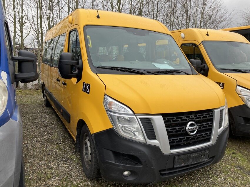 Nissan NV400 2.3 DCI passenger van