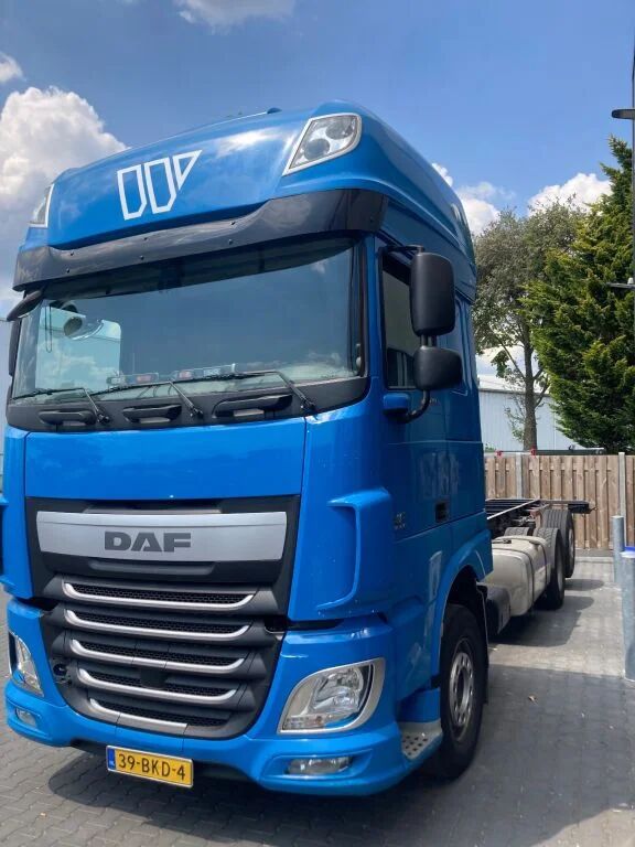DAF XF 460 XF460 6x2/4 FAS Super Space Cab chassis truck