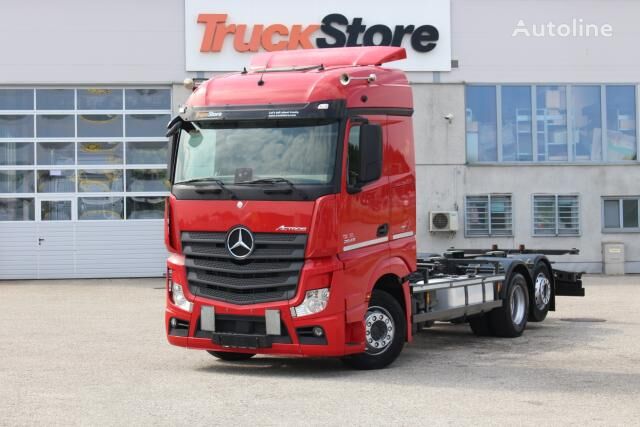 Mercedes-Benz Trucks Actros 2543 LL 6x2 chassis truck
