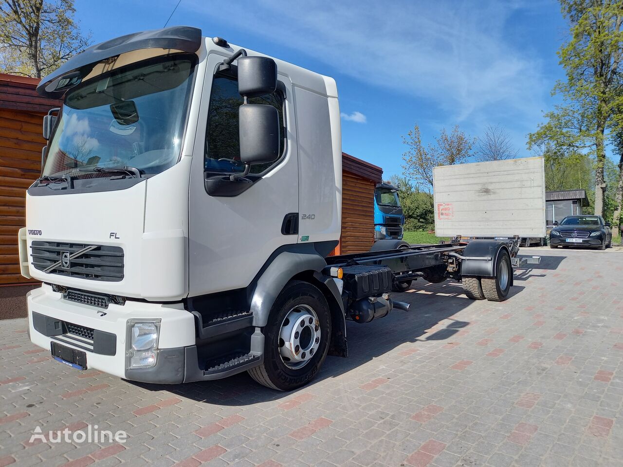 Volvo FL240, 4x2  FULL AIR, ONLY136800 KM chassis truck