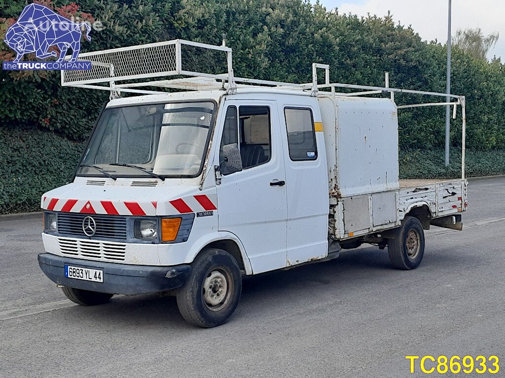 Mercedes-Benz 308 DOUBLE CAB - OPEN CARGO BOX flatbed truck < 3.5t