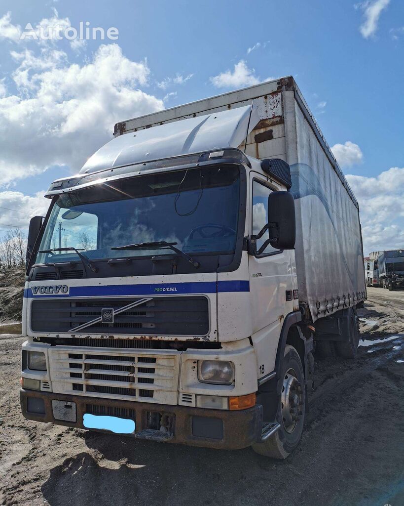 Volvo FH12 curtainsider truck for parts