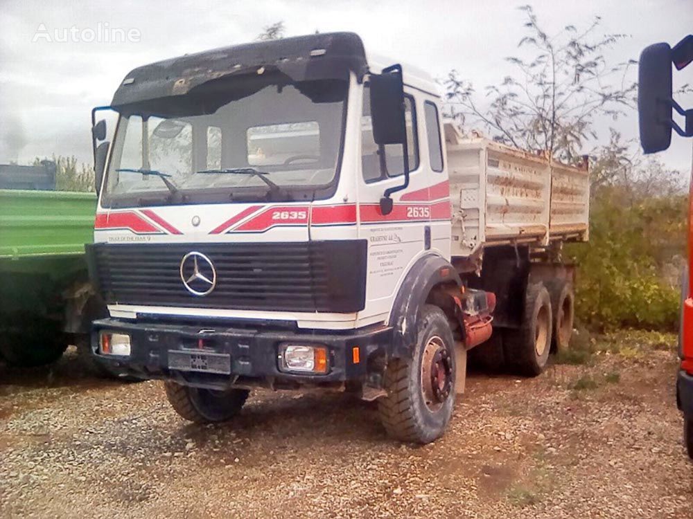 Mercedes-Benz 2635 dump truck