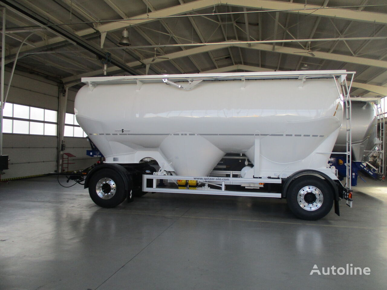 new Spitzer SAPI1833/3P FLOUR / ANIMAL FOOD silo tank trailer