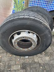 Dunlop sp446 truck tire